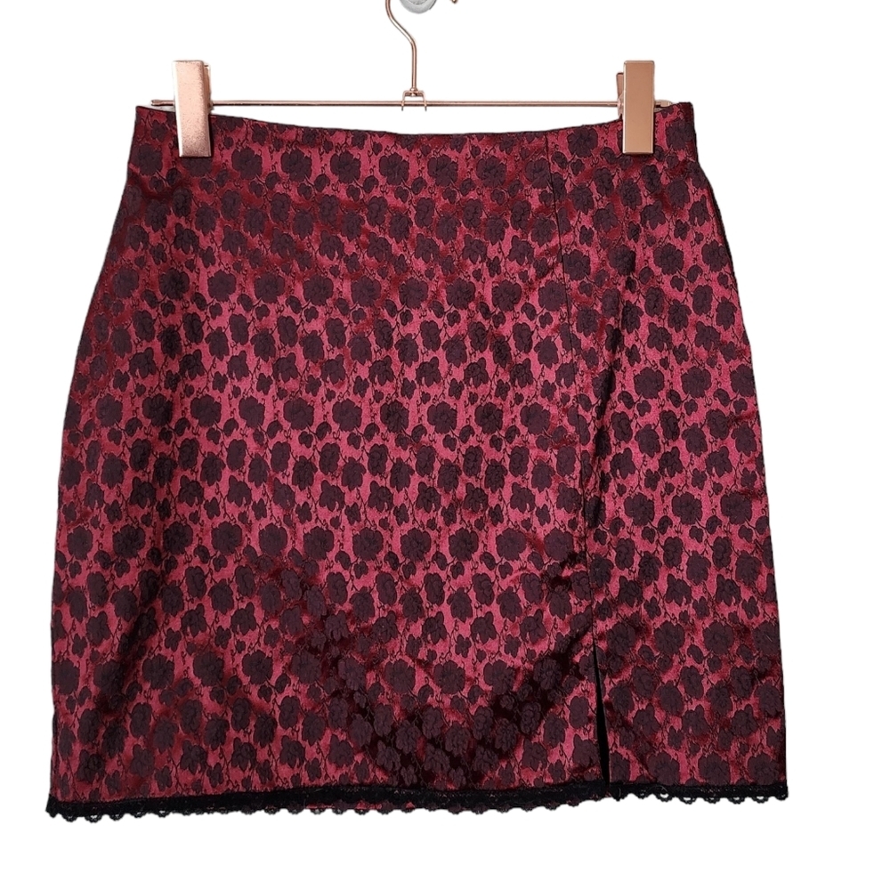 COLUMS II BY MIRRORS x VINTAGE 90s red satin floral brocade mini skirt lace trim